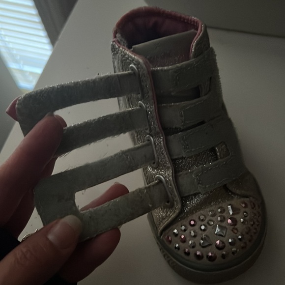 Great for Halloween night or for fall festivals, Light up twinkle toes!.. - Picture 3 of 7